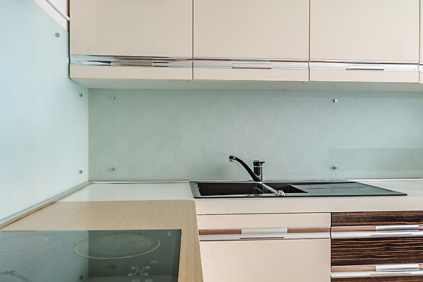 포토 JPG 해외이미지 디자인 가구 건축양식 가정 탁자 새로움 아파트 주택 실내 요리 사람없음 내부 목재 장식 파란색 빛 주방 기계 방 장비 레인지 부채 재산 클래식 고급 오븐 난로 계산대 캐비닛 타일 배기가스 진짜 스타일 해외포토 나무 건축 컬러 생활용품 컨셉 재료 건물 금융 가전제품 난방기 사물함 파일형식 이미지허브