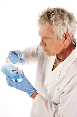 포토 JPG 해외이미지 산업 중년 장갑 유리 한명 성인 파란색 시험 간호사 의사 흰색 기구 잡기 기술자 기름 위험 연구원 과학자 분석 화석 연료 분석가 화학물질 해외포토 직업 1 잡화 교육 음식 컬러 과학 컨셉 모션 재질 사람 의료진 화학 학자 파일형식 이미지허브