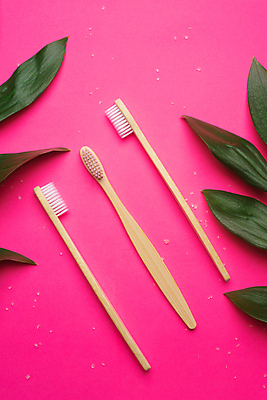 포토 JPG 해외이미지 라이프스타일 디자인 분홍색 백그라운드 컨셉 자연 아침 건강 치과 사람없음 목재 치료 뷰티 약 욕실 붓 입 치아 칫솔 대나무 오브젝트 에코 친환경 유기농 생태계 치과의사 치약 낭비 내추럴 영 돌봄 생태학 위생관리 카피스페이스 미니멀 해외포토 주간 나무 웰빙 교육 컬러 재료 의학 모션 병원 관리 생활 신체부위 위생용품 숫자 환경 공백 의사 소화기관 파일형식 이미지허브