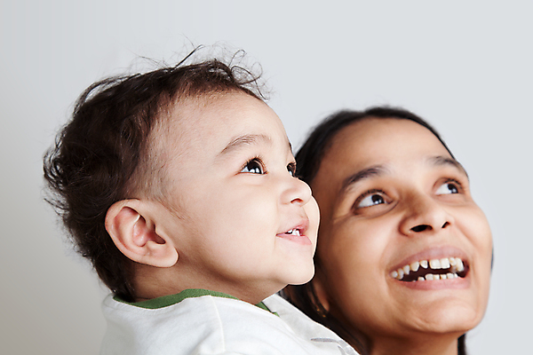 포토 JPG 해외이미지 여자 남자 행복 아들 어린이 엄마 사랑 한명 미소 웃음 동양인 소년 임산부 기쁨 아기 인도인 미라 해외포토 외국인 1 감정 가족 표정 사람 인종 임신 파일형식 이미지허브