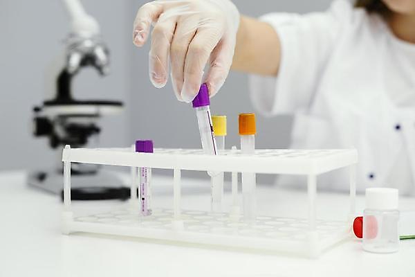 포토 JPG 해외이미지 직업 학생 여자 교육 과학 백그라운드 고글 건강 병원 실험 미소 안전 사람 성인 사람없음 가로 스터디 약 장비 의사 코트 흰색 액체 실험실 연구원 과학자 플라스크 분석 생물학 튜브 고립 피펫 화학물질 화학자 살균 해외포토 컬러 컨셉 의학 표정 실험기구 학습 외투 의료진 화학 학자 파일형식 이미지허브