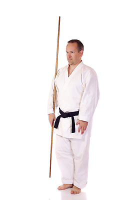 포토 JPG 해외이미지 백인 남자 무기 스포츠 포즈 건강 한명 서기 사람 목재 운동 일본 검은색 힘 벨트 표현 기모노 직원 흰배경 싸움 위치 고립 심각 어려움 스타일 해외포토 서양인 나무 1 잡화 아시아 컬러 백그라운드 컨셉 재료 모션 흰색 일본전통의상 파일형식 이미지허브