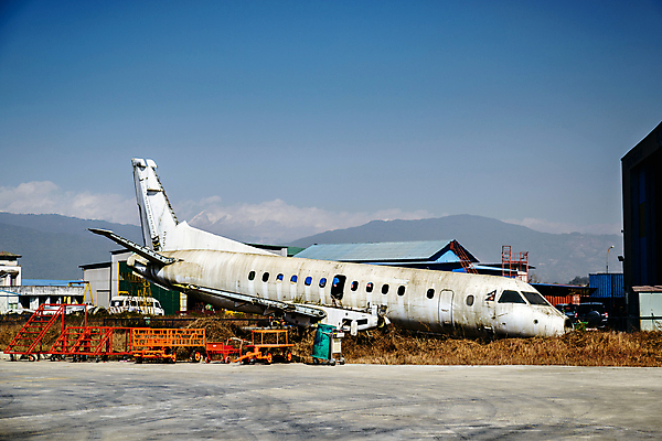 포토 JPG 해외이미지 여행 교통시설 비행기 풍경 사람없음 야외 금속 골동품 공항 버리기 항공 폐허 승객 네팔 한조각 대패 옛날 철강 카트만두 파멸 해외포토 1 아시아 교통 컨셉 항공교통 모션 재질 대중교통 시설 파일형식 소멸 이미지허브