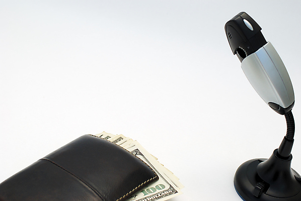 포토 JPG 해외이미지 종이 백그라운드 컨셉 돈 비즈니스 통신 사람없음 금융 숫자 카메라 달러 검은색 미국 저축 흰색 지갑 재산 가죽 오브젝트 싱글 보안 감시 시스템 동영상 고립 세금 센서 제어 파우치 광학 해외포토 문자 컬러 북아메리카 가방 안전 경제 전자제품 파일형식 이미지허브