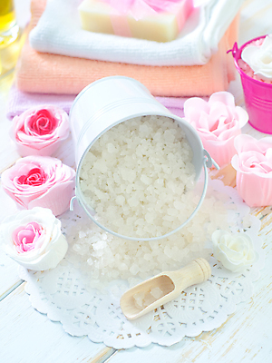 포토 JPG 해외이미지 리본 분홍색 사람없음 수건 쌓기 스파 양동이 담기 아로마 스파용품 비누 아로마테라피 스쿱 해외포토 컬러 모션 위생용품 오브젝트 테라피 파일형식 이미지허브