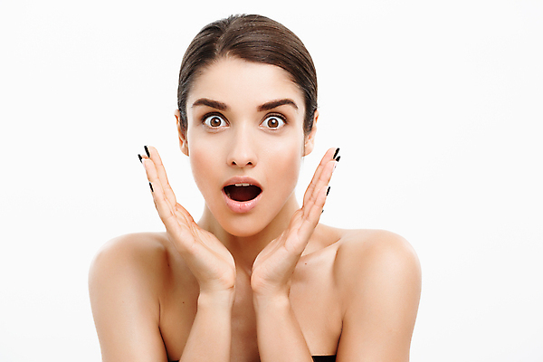 포토 JPG 해외이미지 백인 응시 여자 실내 한명 상반신 성인 앞모습 뷰티 놀람 피부 피부관리 흰배경 성인여자한명만 해외포토 서양인 1 시선 감정 뷰포인트 백그라운드 표정 사람 내부 신체부위 흰색 여자한명만 성인여자만 파일형식 이미지허브