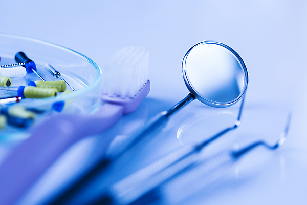 포토 JPG 해외이미지 사람없음 파란색 칫솔 치과용품 구강거울 해외포토 컬러 위생용품 의료용품 파일형식 이미지허브