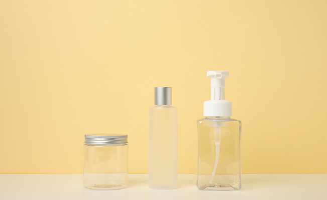 포토 JPG 해외이미지 실내 사람없음 화장품 일렬 공병 노란배경 목업 해외포토 백그라운드 내부 뷰티 노란색 병_담는 파일형식 이미지허브