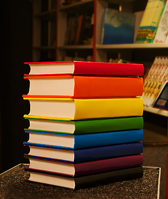 포토 JPG 해외이미지 교육 종이 백그라운드 텍스트 사람없음 책 쌓기 활발 덮개 중앙 도서관 큼 척추 교과서 문학 페이지 양장본 출판 해외포토 컨셉 모션 교재 뼈 뚜껑 크기 파일형식 이미지허브