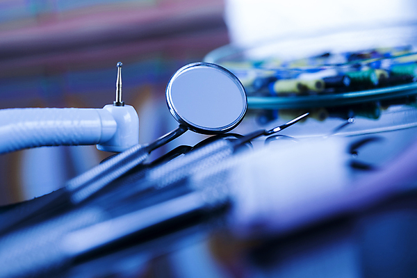 포토 JPG 해외이미지 사람없음 파란색 칫솔 치과용품 구강거울 해외포토 컬러 위생용품 의료용품 파일형식 이미지허브