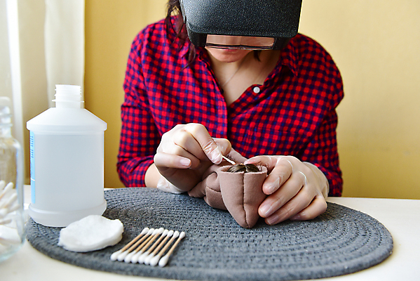 포토 JPG 해외이미지 직업 디자인 응시 컨셉 손가락 창조 미술 취미 사람없음 장식 장난감 공백 도구 아기 붓 작업 작업실 입술 그림 만들기 예술가 페인트붓 주인 곰팡이 핸드메이드 해외포토 손 시선 모션 문화예술 사람 신체부위 파일형식 이미지허브