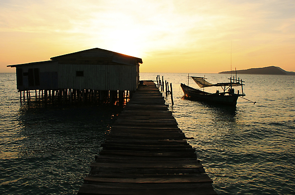 포토 JPG 해외이미지 나무 실루엣 아시아 바다 섬 오렌지 태국 하늘 아침 낚시 손바닥 사람없음 목재 태양 일출 일몰 만 보트 어부 속도 방파제 캄보디아 파라다이스 해외포토 주간 자연요소 식물 직업 손 공공시설 나라 배_교통 과일 재료 레저 촬영기법 노을 파일형식 이미지허브