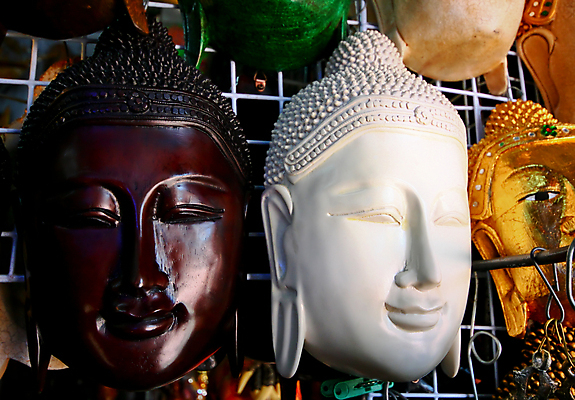 포토 JPG 해외이미지 전통 아시아 종교 문화 얼굴 조각 여행 불교 태국 가면 미술 동양인 사람없음 목재 장식 갈색 머리 여행객 골동품 흰색 관찰 그룹 심볼 오브젝트 기념품 신앙심 옛날 오리지널 해외포토 나무 나라 컬러 재료 모션 문화예술 사람 인종 신체부위 파일형식 이미지허브