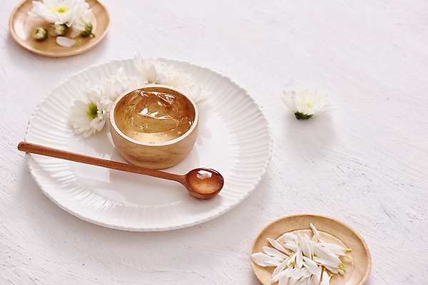 포토 JPG 해외이미지 접시 꽃잎 꽃 실내 사람없음 뷰티 피부관리 흰배경 스킨케어 나무숟가락 기초화장품 나무그릇 천연화장품 알로에베라 알로에젤 해외포토 식물 그릇 식기 백그라운드 내부 목재 숟가락 화장품 흰색 알로에 젤 파일형식 이미지허브