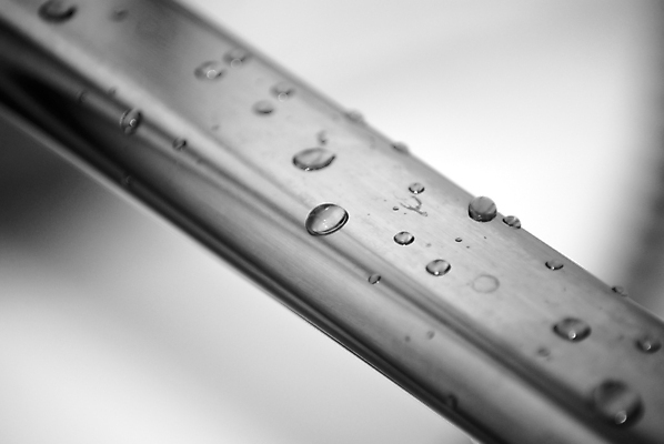 포토 JPG 해외이미지 백그라운드 사람없음 물 금속 회색 물방울 떨어짐 철강 해외포토 자연요소 컬러 컨셉 재질 파일형식 이미지허브