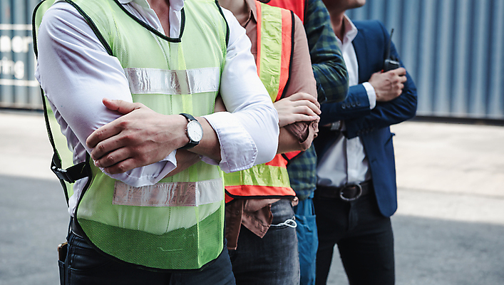 포토 JPG 해외이미지 주간 여자 남자 노동자 여러명 상반신 성인 야외 앞모습 옆모습 팔짱 비즈니스맨 무역 무역항 무역센터 성인만 해외포토 자연요소 직업 산업 뷰포인트 다수 비즈니스 모션 사람 직장인 파일형식 이미지허브