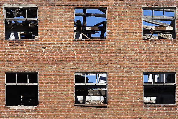 포토 JPG 해외이미지 건축양식 창문 하늘 벽돌 주택 사람없음 건물 파란색 파편 폐허 전쟁 옛날 지진 스타일 무너짐 해외포토 건축물 건축 컬러 모션 자연재해 파일형식 이미지허브