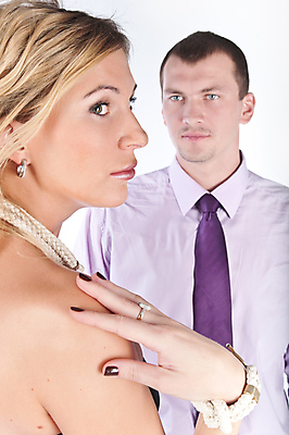 포토 JPG 해외이미지 백인 커플 응시 여자 남자 행복 종교 결혼 2 비즈니스 가족 관계 포옹 남편 주택 사랑 미소 사람 두명 가로 30대 햇빛 교회 흰색 아내 비즈니스맨 날짜 재산 중앙 유혹 사인 싸움 옷입기 고립 염원 이혼 진짜 전경 해외포토 서양인 시선 감정 컬러 컨셉 종교건축 안기 모션 표정 풍경 이벤트 건물 장년 금융 태양 직장인 파일형식 탑뷰 이미지허브