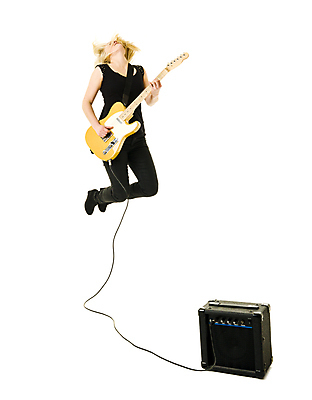 포토 JPG 해외이미지 백인 여자 교육 음악 대학생 노래 청소년 놀이 한명 사람 10대 학습 노란색 점프 음악가 기타 잡기 일렉기타 미국문화 고립 블루스 해외포토 서양인 직업 1 학생 컬러 모션 현악기 문화예술 서양문화 파일형식 이미지허브