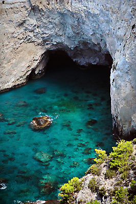 포토 JPG 해외이미지 유럽 바다 섬 여행 자연 휴가 산 파노라마 풍경 해변 사람없음 야외 초록색 물 여름 파란색 컬러풀 시골 구멍 투명 동굴 가장자리 지중해 그리스 언덕 부식 암초 그리스인 내추럴 지질학 터키석 해외포토 자연요소 서양인 계절 교육 나라 컬러 촬영기법 둘레 보석 생태계 파일형식 이미지허브