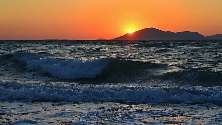 포토 JPG 해외이미지 파도 바다 섬 자연 하늘 아침 사람없음 야외 햇빛 태양 일출 맑음 해외포토 주간 자연요소 날씨 노을 생태계 파일형식 이미지허브