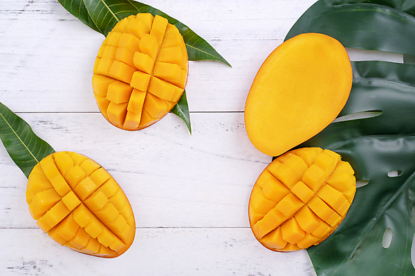 포토 JPG 해외이미지 스튜디오촬영 나뭇잎 사람없음 하이앵글 노란색 망고 해외포토 뷰포인트 컬러 잎 실내 열대과일 파일형식 이미지허브