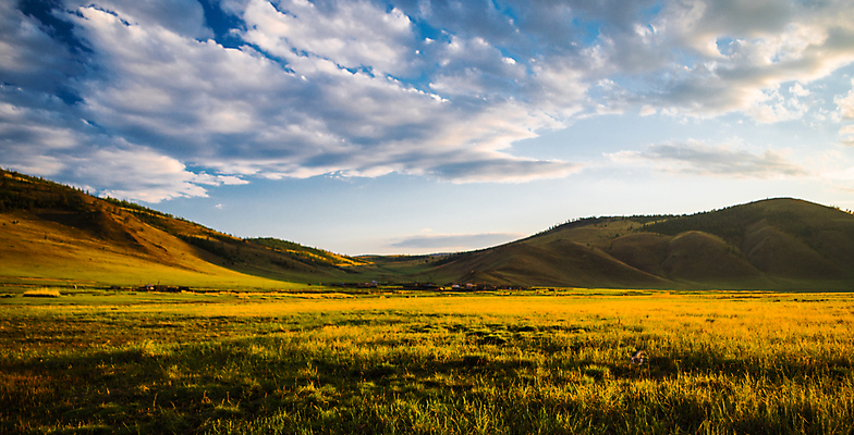 포토 JPG 해외이미지 식물 구름 밭 농업 하늘 아침 산 주택 파노라마 풍경 초원 사람없음 초록색 여름 파란색 햇빛 농장 환경 계곡 봄 하이킹 자유 시골 숲 6월 5월 언덕 내추럴 스텝 시베리아 절정 평야 산맥 해외포토 주간 자연요소 계절 산업 컬러 컨셉 자연 레저 촬영기법 건물 태양 날짜 파일형식 이미지허브
