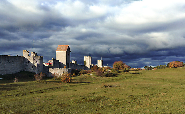 포토 JPG 해외이미지 벽 밭 건축양식 하늘 사람없음 야외 탑 도시 성 수비 중세 역사 보호 보안 대문 타운 옛날 파멸 해외포토 건축물 건축 컨셉 농업 모션 안전 문 파일형식 소멸 이미지허브