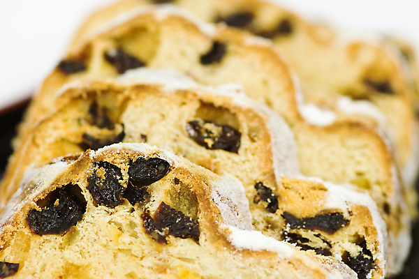 포토 JPG 해외이미지 접시 계절 크리스마스 쟁반 사람없음 가로 노란색 케이크 검은색 달콤 묘사 흰배경 페스츄리 해외포토 식기 기념일 빵 컬러 백그라운드 디저트 흰색 맛 파일형식 이미지허브