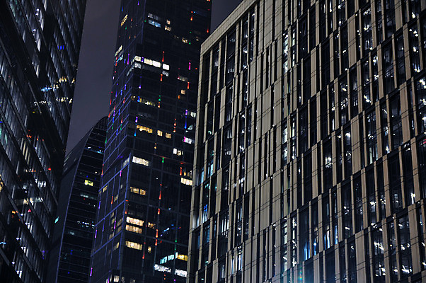 포토 JPG 해외이미지 야경 창문 조명 사람없음 야외 건물 도시풍경 고층빌딩 도시 해외포토 건축물 풍경 빌딩 야간 파일형식 풍경_경치 이미지허브