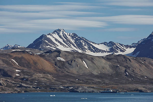 포토 JPG 해외이미지 바다 여행 자연 하늘 아침 산 노르웨이 사람없음 물 파란색 햇빛 반사 얼음 추위 황무지 크루즈 북극 모험가 빙하 장면 봉 탐사 슬로프 무인 원정 해외포토 주간 자연요소 유럽 컬러 배_교통 스키장 태양 극지방 생태계 파일형식 이미지허브