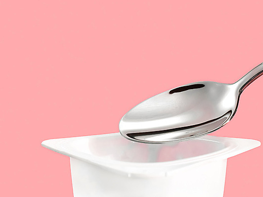 포토 JPG 해외이미지 분홍색 사람없음 숟가락 요거트 플라스틱통 해외포토 컬러 유제품 수저 통 플라스틱 파일형식 이미지허브