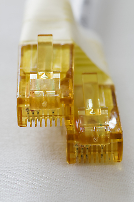 포토 JPG 해외이미지 남자 산업 선 백그라운드 인터넷 통신 사람없음 빨간색 초록색 컴퓨터 컬러풀 사무실 노란색 디지털 자료 웹 힘 장비 흐름 흰색 그물 네트워크 플러그 코드 전기에너지 연결 접속 플라스틱 전화기 오브젝트 보안 철사 고립 랜 모뎀 네트워킹 해외포토 컬러 컨셉 비즈니스 재질 안전 사람 전자제품 에너지 파일형식 이미지허브