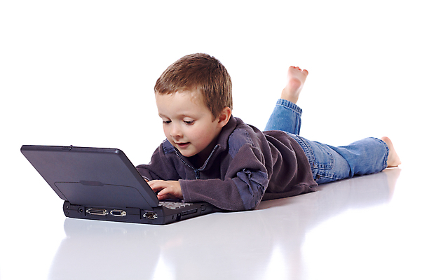 포토 JPG 해외이미지 라이프스타일 교육 남자 행복 어린이 컨셉 인터넷 놀이 건강 한명 미소 소년 노트북 컴퓨터 청춘 쌓기 공책 웹 기쁨 흰색 키보드 작음 무선전화기 흰배경 배려 해외포토 1 감정 컬러 백그라운드 모션 문구용품 표정 사람 생활 전자제품 크기 전화기 파일형식 이미지허브