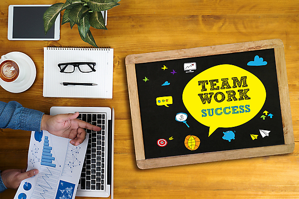 포토 JPG 해외이미지 여자 교육 남자 회사 비즈니스 통신 교실 성공 협력 설계 함께함 사람 사람없음 학습 사무실 성장 작업 그룹 계획 연결 토론 톱니바퀴 대학교 화이트보드 커뮤니티 나눔 기어 해결 멀티 세미나 통일 회원 콜라보레이션 브레인스토밍 해외포토 컨셉 학교 파일형식 이미지허브