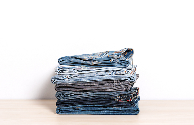 포토 JPG 해외이미지 실내 사람없음 쌓기 청바지 흰배경 질감 해외포토 백그라운드 바지 모션 내부 흰색 파일형식 이미지허브