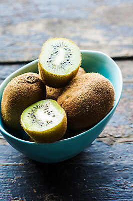 포토 JPG 해외이미지 그릇 단면 실내 키위 사람없음 담기 나무배경 해외포토 식기 백그라운드 과일 모션 내부 파일형식 이미지허브