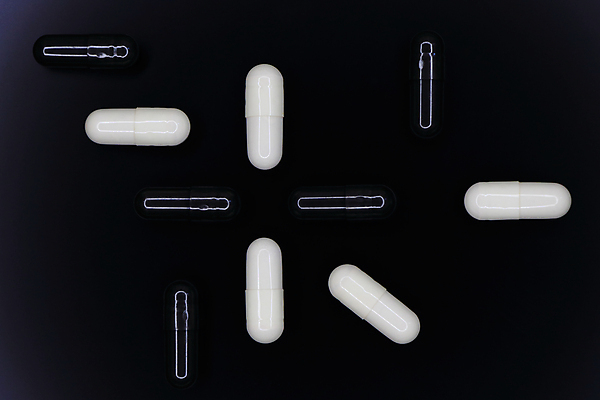 포토 JPG 해외이미지 백그라운드 다이어트 추상 미래 전등 건강 사람없음 치료 가로 알약 약 검은색 사진촬영 에너지 흰색 약국 허브 레이아웃 처방 조제 보충 남아프리카 마약 바이탈 약사 치료제 해외포토 식물 컬러 컨셉 무늬 의학 아프리카 조명 촬영 만들기 파일형식 이미지허브