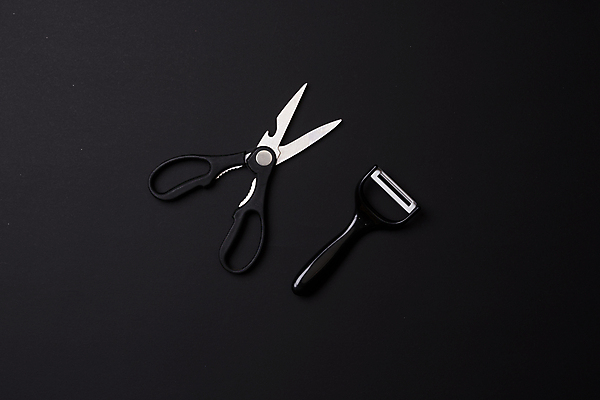 포토 JPG 해외이미지 직업 백그라운드 가정 손잡이 사람없음 금속 주방 검은색 장비 기구 공구 업무 오픈 은색 자르기 철 오브젝트 싱글 날카로움 철강 커터 해외포토 컬러 모션 재질 도구 작업 파일형식 이미지허브