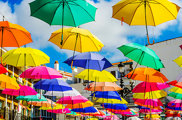 포토 JPG 해외이미지 디자인 계절 백그라운드 무지개 패턴 우산 하늘 날씨 추상 휴가 거리 기념 매달리기 손잡이 미술 사람없음 야외 건물 장식 파란색 컬러풀 기쁨 축하 도시 오픈 팔레트 스페인 보호 기적 오브젝트 양산 긍정 머리위 숨김 강렬 방수 줄서기 스타일 많음 해외포토 자연요소 건축물 감정 유럽 컬러 컨셉 무늬 모션 문화예술 파일형식 이미지허브
