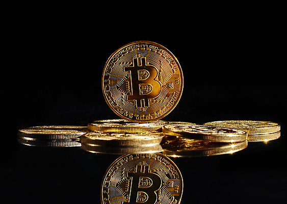 포토 JPG 해외이미지 컨셉 돈 인터넷 사람없음 금융 글로벌 노란색 디지털 동전 검은색 자료 어둠 성장 황금 고급 암호 정상 강의 발굴 심볼 리더 투자 상승 전자 가치 고립 가상 해외포토 컬러 비즈니스 경제 재산 파일형식 이미지허브