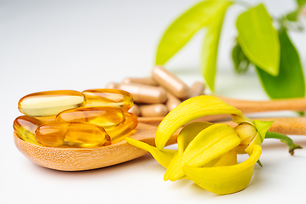 포토 JPG 해외이미지 꽃 건강 사람없음 알약 약 숟가락 허브 유기농 해외포토 식물 웰빙 의학 수저 파일형식 이미지허브