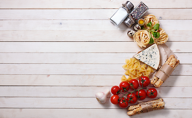 포토 JPG 해외이미지 다이어트 토마토 치즈 파스타 마늘 요리 사람없음 목재 주방 식사 이탈리아 시골 면 판넬 양념 지중해 허브 향신료 준비 머리위 소금 레시피 후추 성분 바질 그리시니 채식주의자 탄수화물 카피스페이스 해외포토 나무 식물 유럽 빵 바다 채소 재료 유제품 서양음식 건강 공백 채식 향미료 파일형식 이미지허브