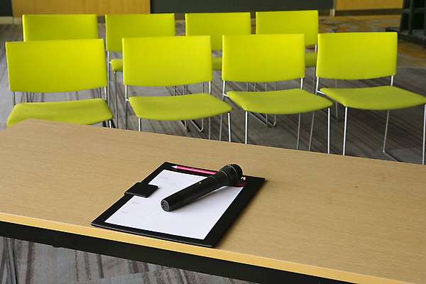 포토 JPG 해외이미지 직업 종이 커피 가구 의자 회사 비즈니스 통신 창문 탁자 회의 부동산 직장 실내 이벤트 사람없음 내부 목재 컵 가로 사무실 펜 고층빌딩 방 흰색 업무 계획 대표 가죽 책상 회의실 질서 시트 대출 혁명 경영 세미나 줄서기 해외포토 나무 식기 음료 컬러 생활용품 컨셉 재료 모션 빌딩 금융 필기구 예절 작업 재산 파일형식 이미지허브