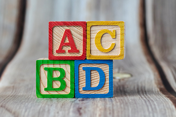 포토 JPG 해외이미지 캐릭터 알파벳 영어 교육 어린이 교실 학교 사람없음 목재 학습 세트 컬러풀 장난감 블록 유치원 편지 시작 모음 개발 기본 지능 초보 해외포토 나무 문자 컬러 재료 사람 한글 파일형식 이미지허브