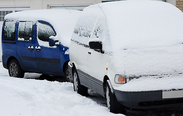 포토 JPG 해외이미지 계절 도로 교통수단 겨울 자동차 날씨 거리 사람없음 추위 도시 위험 주차 12월 폭풍 무거움 눈보라 제설기 줄서기 폭설 혼란 해외포토 길 육상교통 교통 컨셉 교통시설 모션 눈_날씨 날짜 무게 자연재해 제설 파일형식 이미지허브