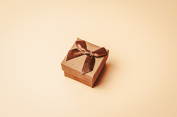 포토 JPG 해외이미지 1 기념일 리본 종이 백그라운드 크리스마스 포장 휴가 발렌타인데이 선물 이벤트 사람없음 장식 빛 상자 컬러풀 갈색 파티 놀람 축하 생일 닫기 실크 활 주기 질감 매듭 패키지 짜임 고립 옛날 포장소품 핸드메이드 해외포토 감정 컬러 컨셉 모션 데이이벤트 표정 직물 오브젝트 포장재료 파일형식 이미지허브