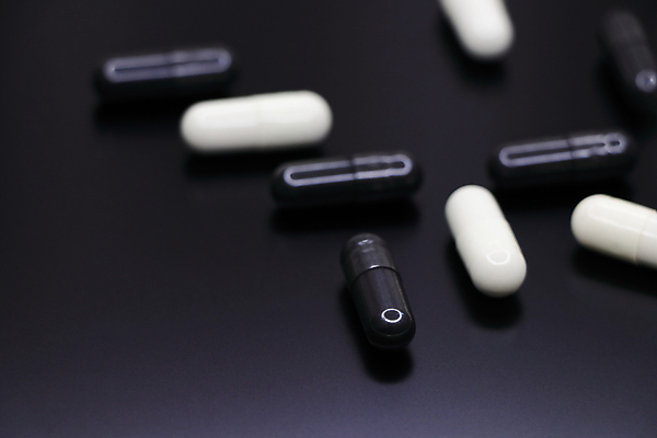 포토 JPG 해외이미지 백그라운드 컨셉 다이어트 추상 미래 건강 사람없음 치료 가로 알약 약 검은색 사진촬영 흰색 제조 약국 허브 연습 딜러 처방 조제 보충 남아프리카 마약 약사 치료제 공급 해외포토 식물 컬러 무늬 의학 아프리카 촬영 만들기 파일형식 이미지허브