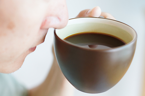 포토 JPG 해외이미지 손 커피 음료 아침 휴식 사람없음 컵 신선 작업 뜨거움 아침식사 코 냄새 아로마 아메리카노 에스프레소 해외포토 주간 식기 컨셉 신체부위 식사 파일형식 이미지허브