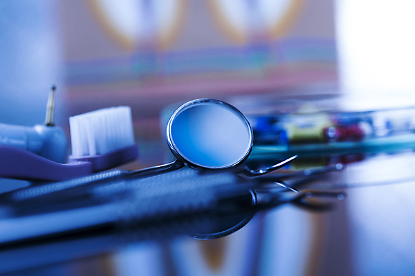 포토 JPG 해외이미지 사람없음 파란색 칫솔 치과용품 구강거울 해외포토 컬러 위생용품 의료용품 파일형식 이미지허브